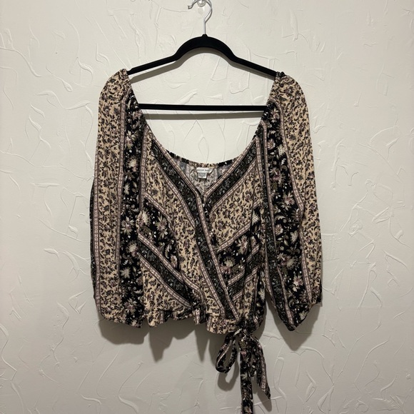 American Eagle Outfitters Tops - American Eagle floral bohemian surplice 3/4 sleeve blouse (XL)